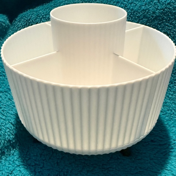 Other - Makeup Brush Holder white 360 turn
